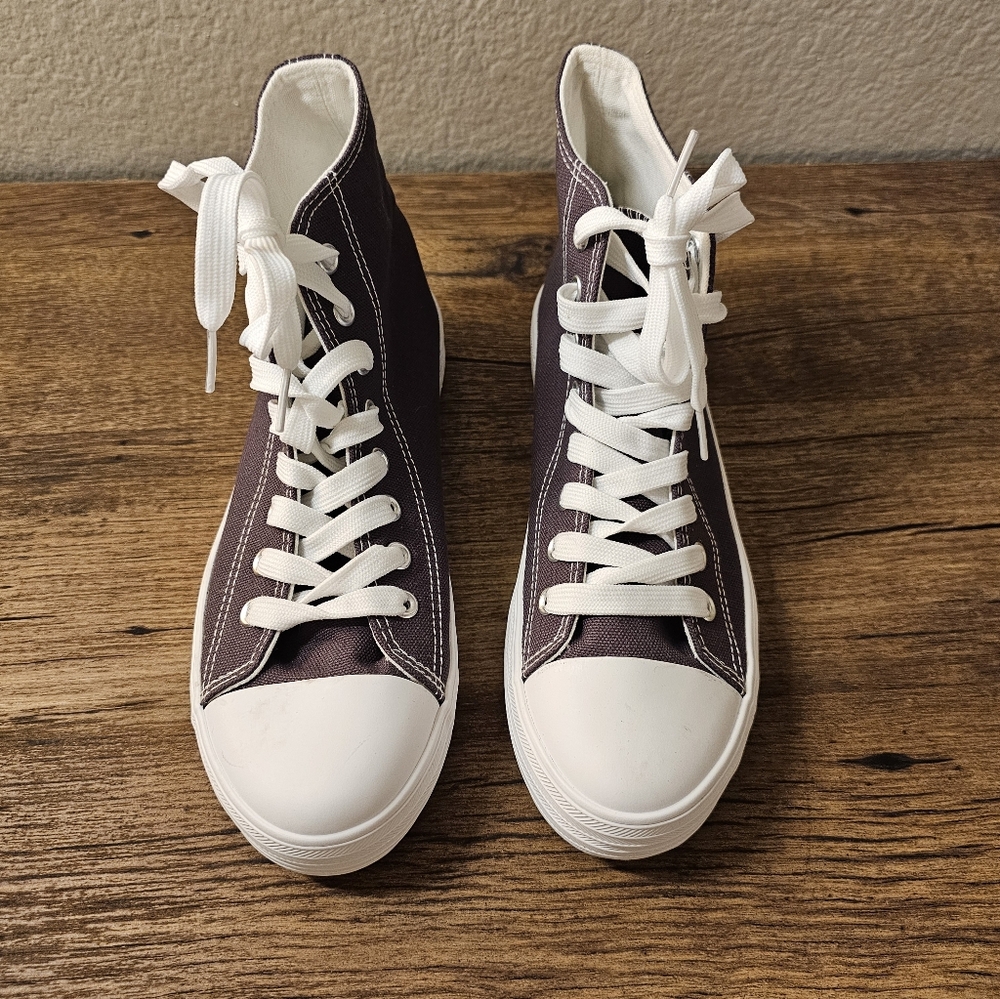 Womens High Top Sneakers ~ Size 7.5